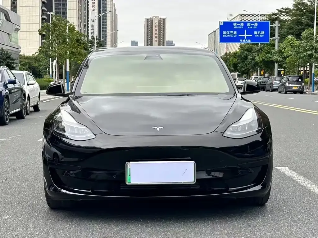 Tesla Model 3 — фото 7