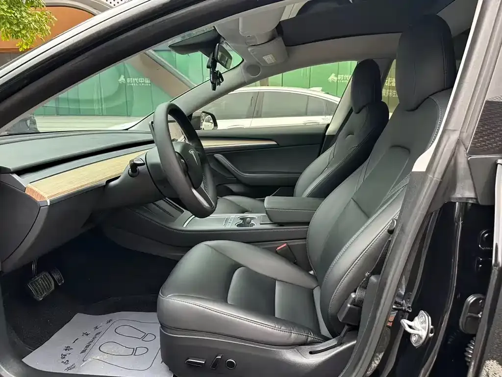 Tesla Model 3 — фото 2