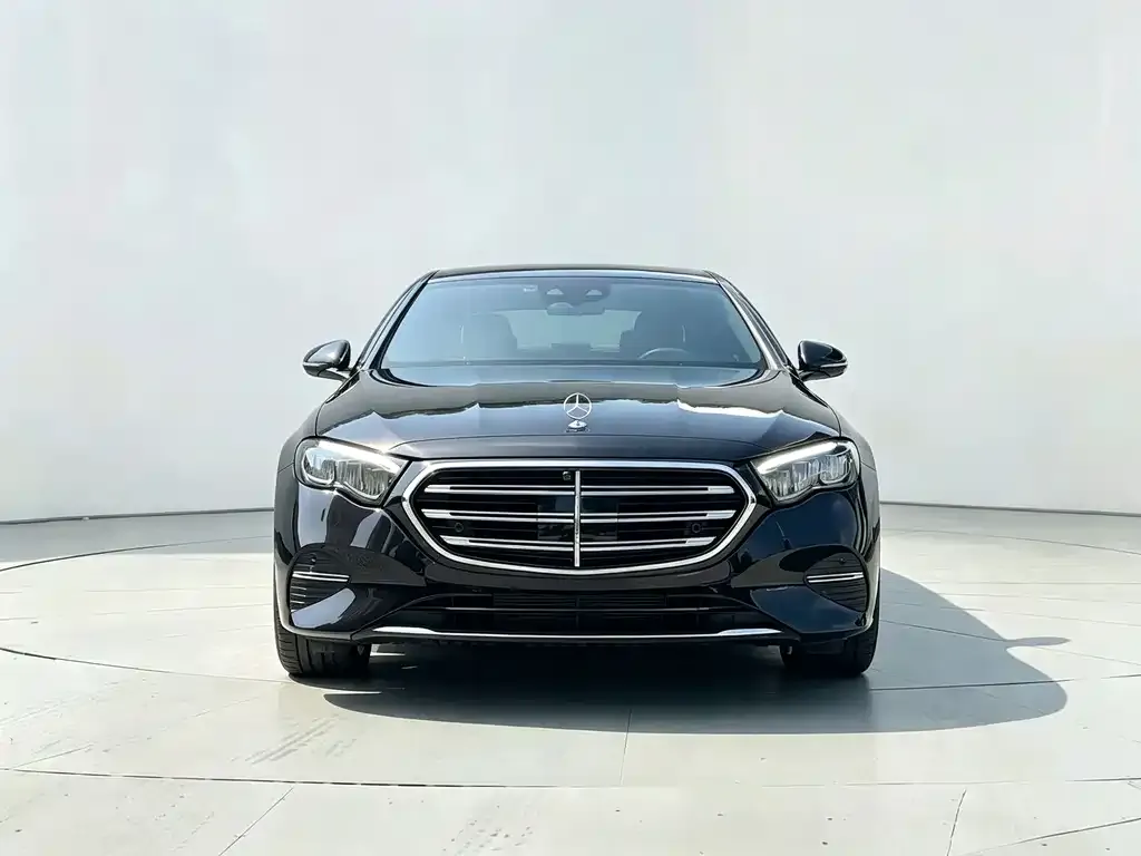Mercedes-Benz E-Class — фото 2