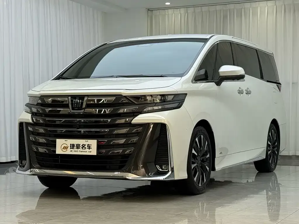 Toyota Vellfire — фото 1