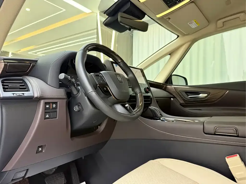 Toyota Vellfire — фото 9