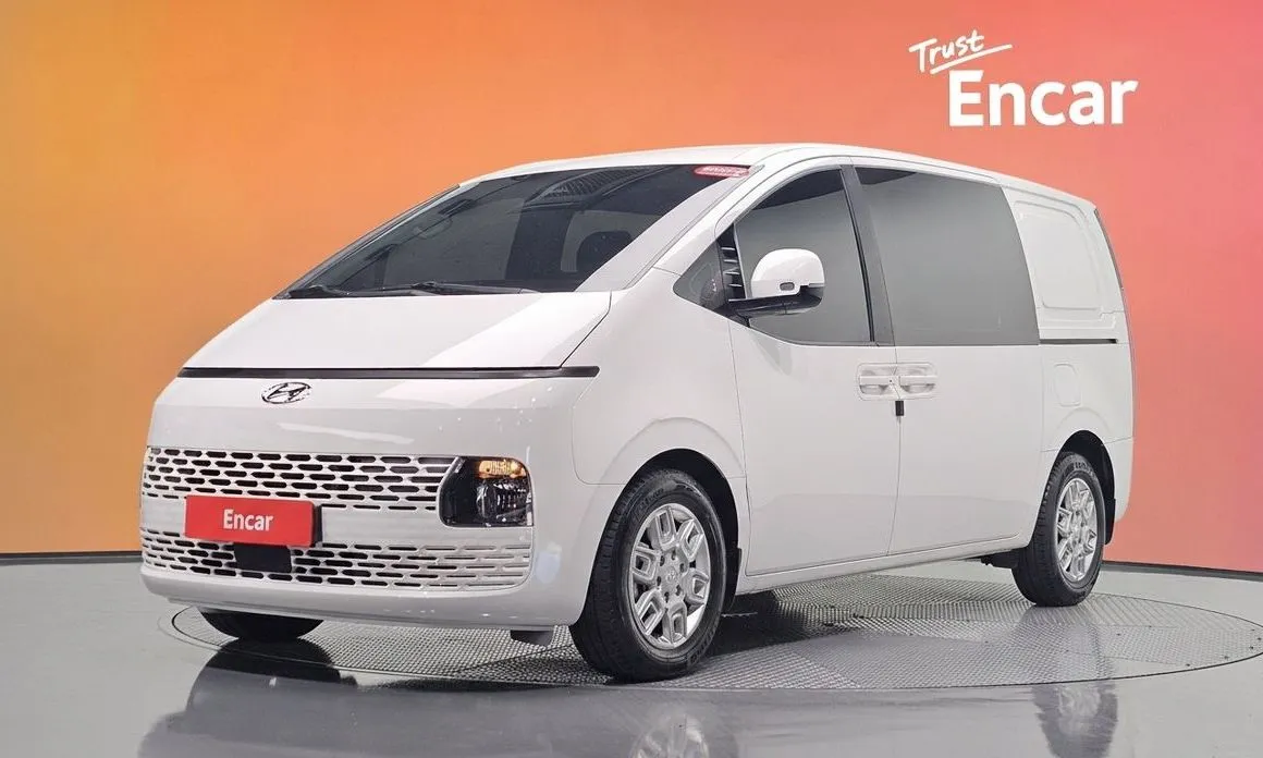 Hyundai Staria — фото 1