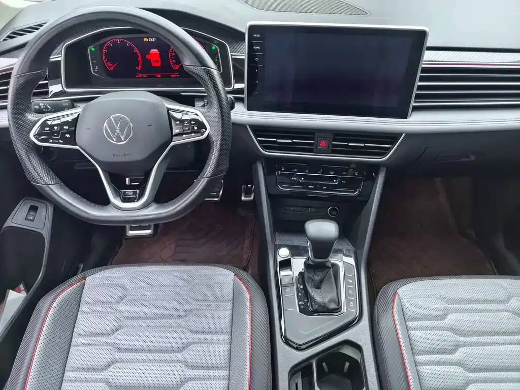 Volkswagen Tiguan L — фото 7