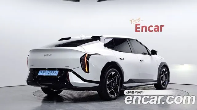 Kia EV4 — фото 7