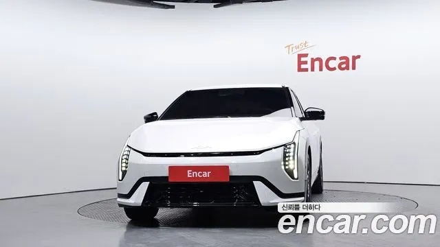 Kia EV4 — фото 5