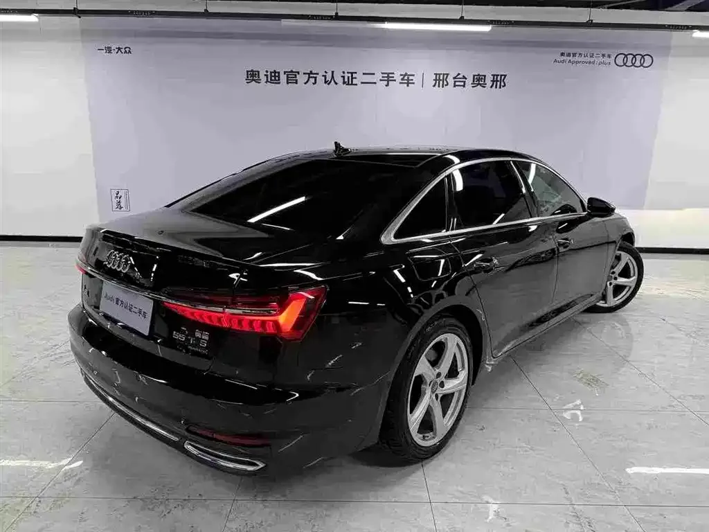 Audi A6L — фото 2