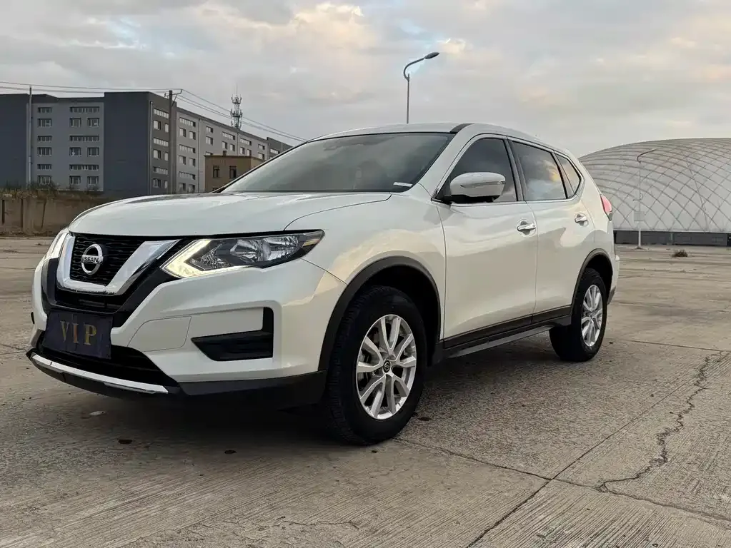 Nissan X-Trail — фото 1