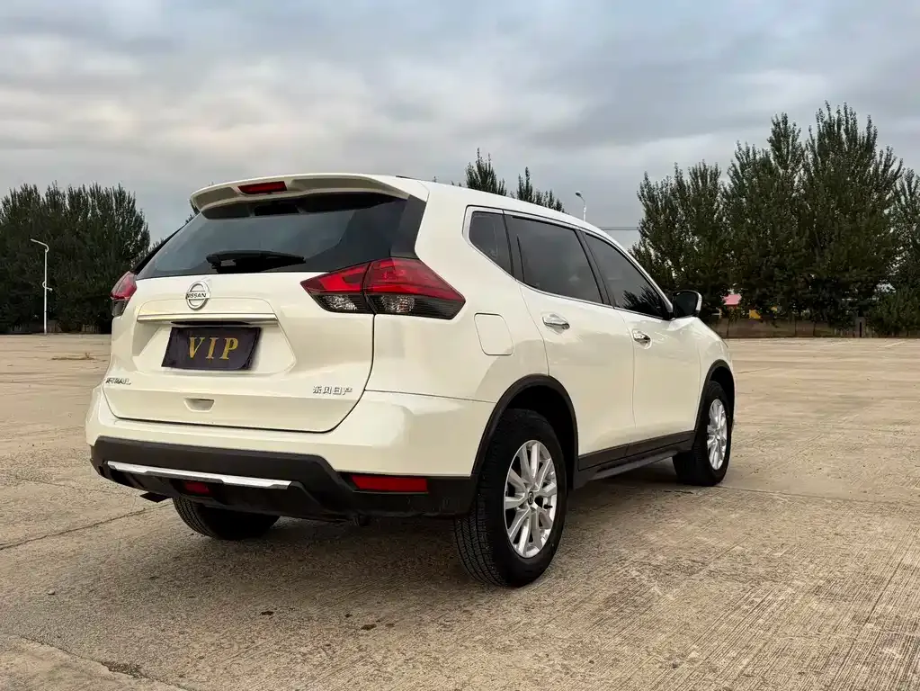 Nissan X-Trail — фото 9