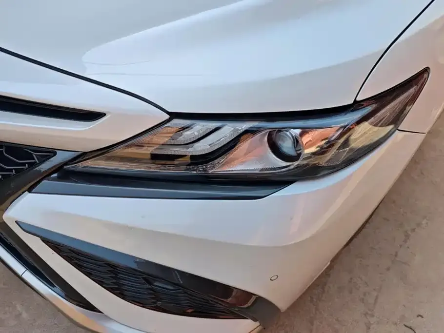 Toyota Camry — фото 2