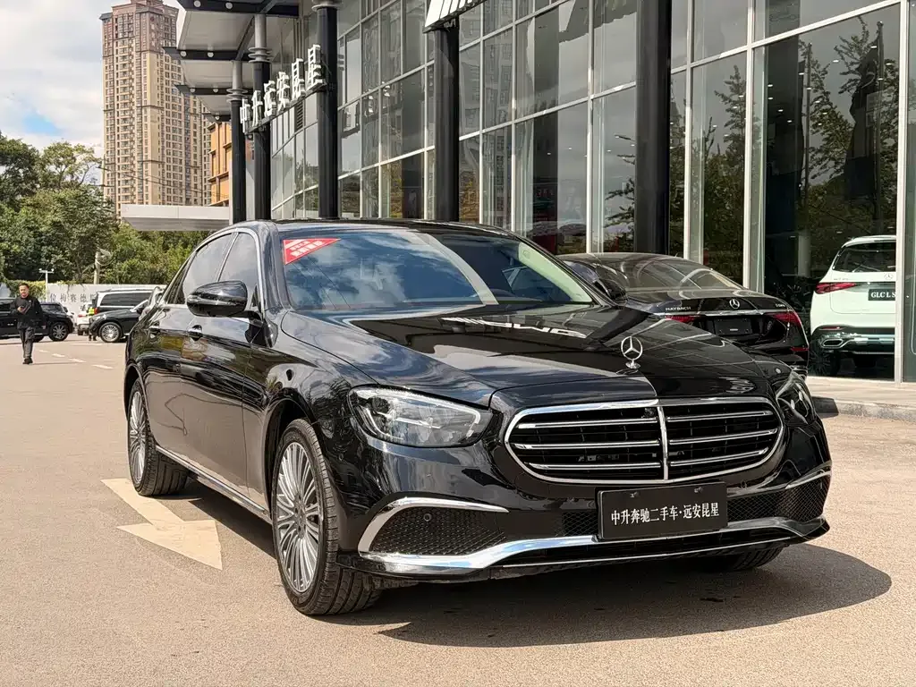 Mercedes-Benz E-Class — фото 4
