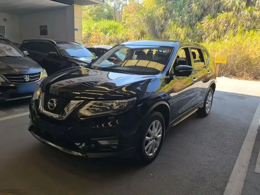 Nissan X-Trail — фото 1