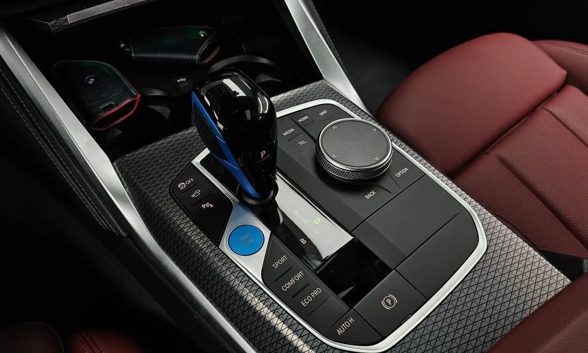 BMW i4 — фото 10