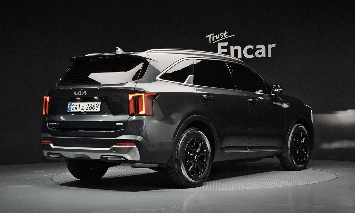 Kia Sorento — фото 6