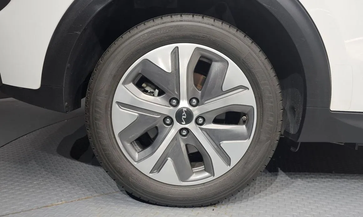 Kia Niro — фото 10