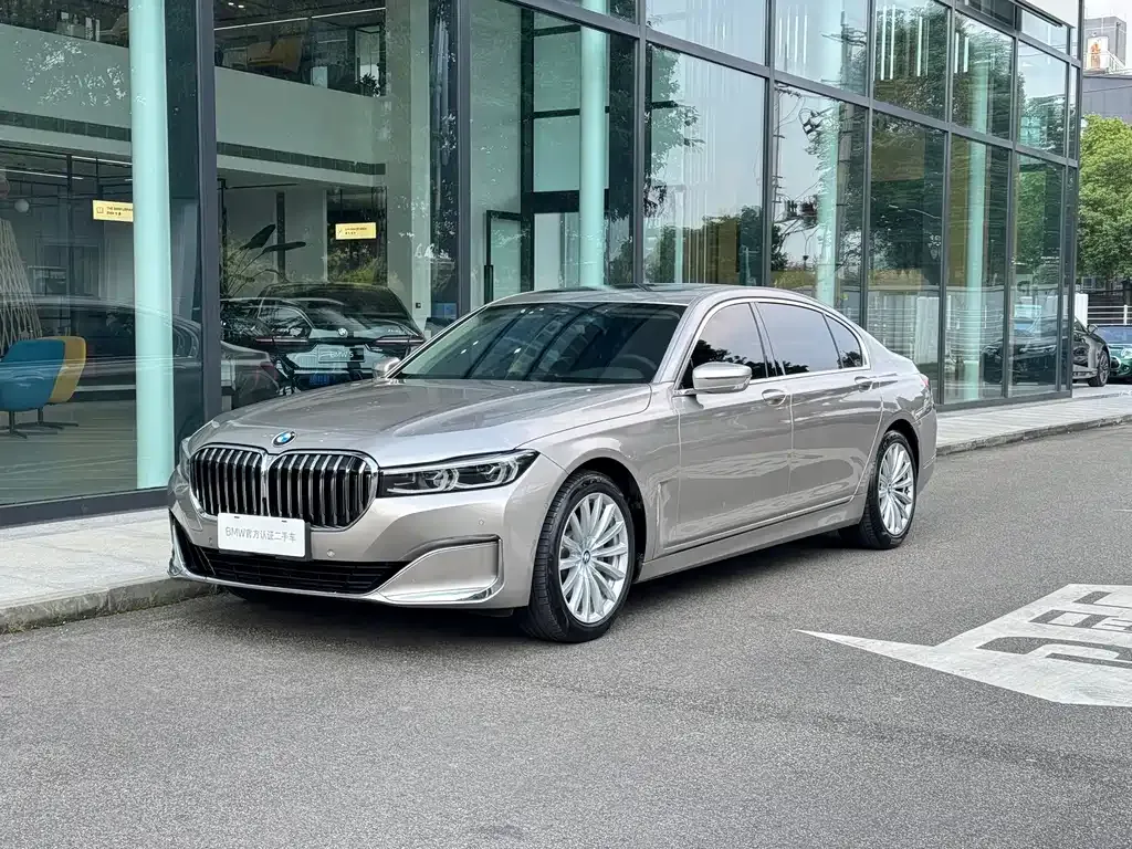 BMW 7 Series — фото 1
