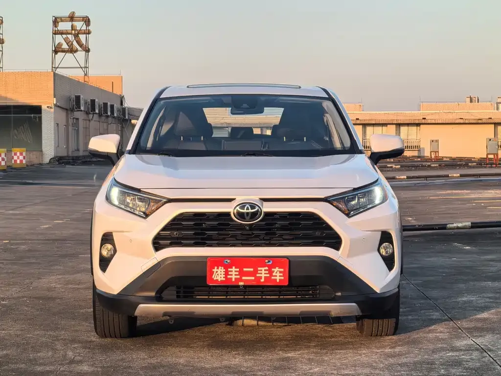Toyota RAV4 — фото 4