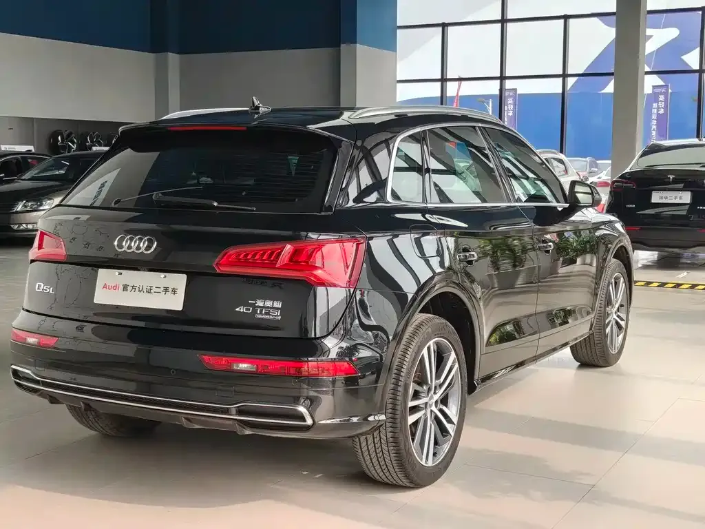 Audi Q5L — фото 4
