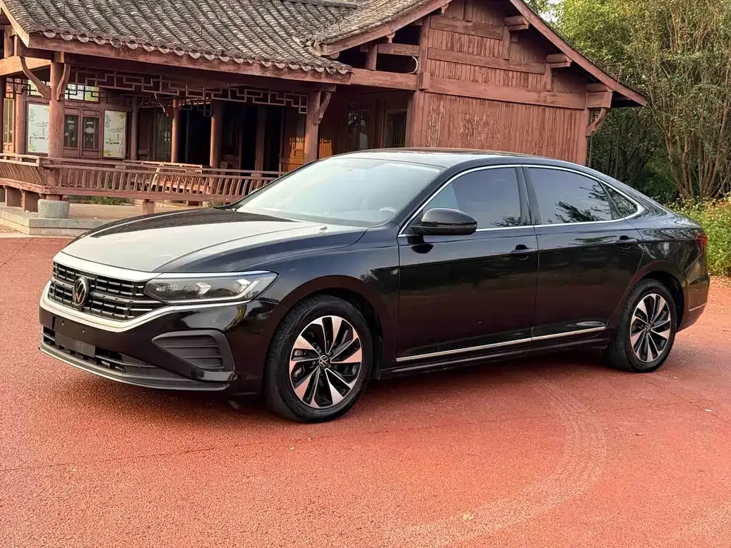 Volkswagen Passat — фото 1