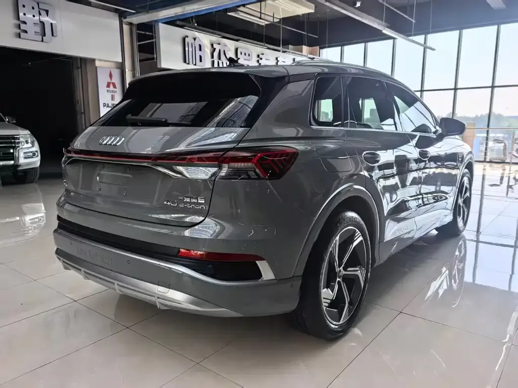 Audi Q4 e-tron — фото 3