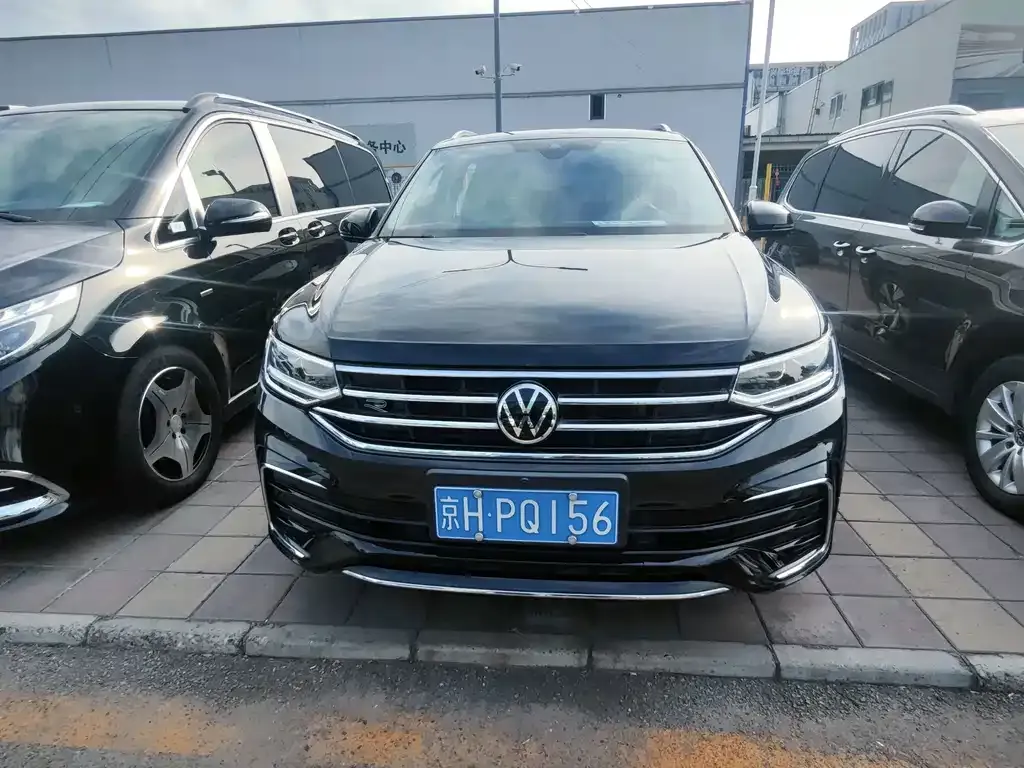 Volkswagen Tiguan L — фото 7