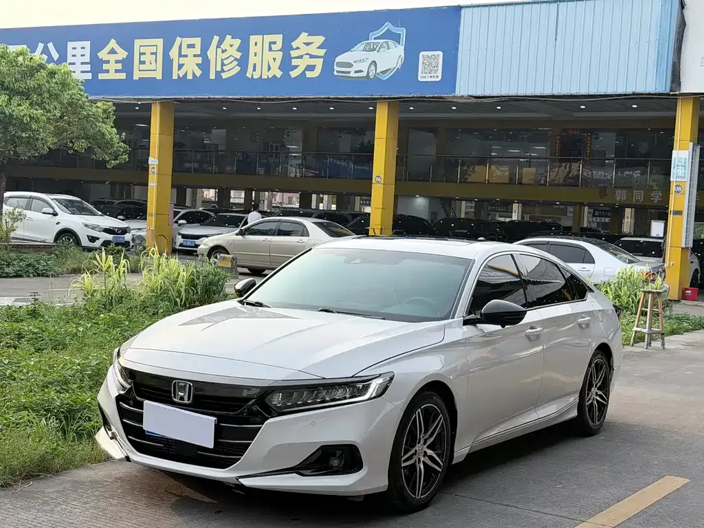 Honda Accord — фото 1