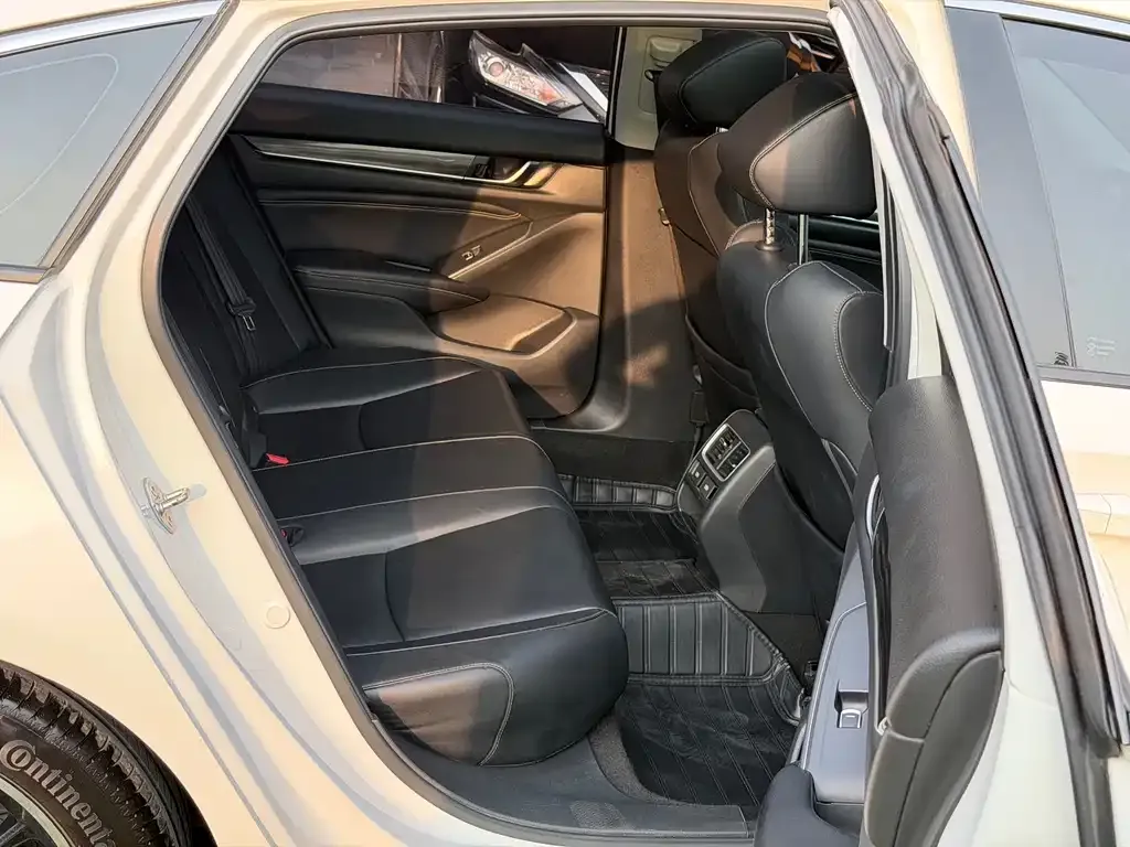 Honda Accord — фото 5