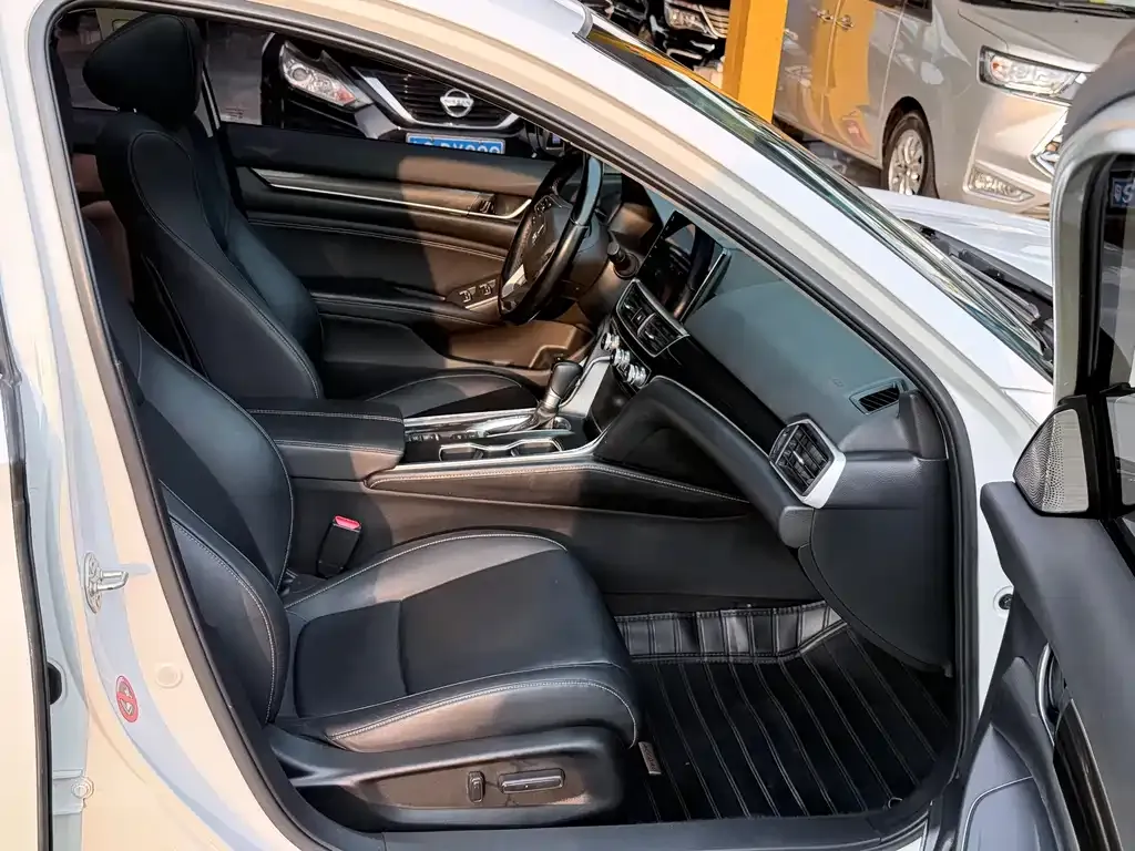 Honda Accord — фото 4
