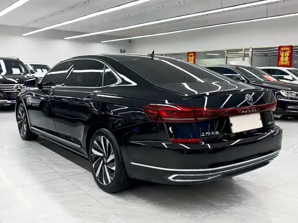 Volkswagen Passat — фото 7