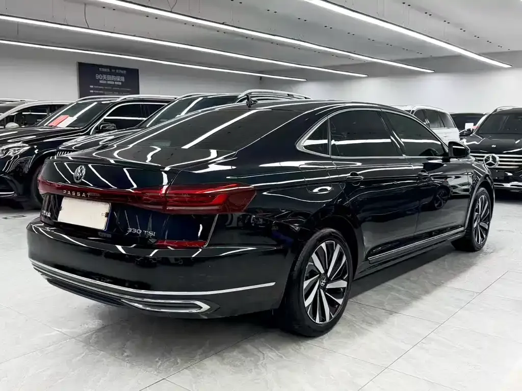Volkswagen Passat — фото 5