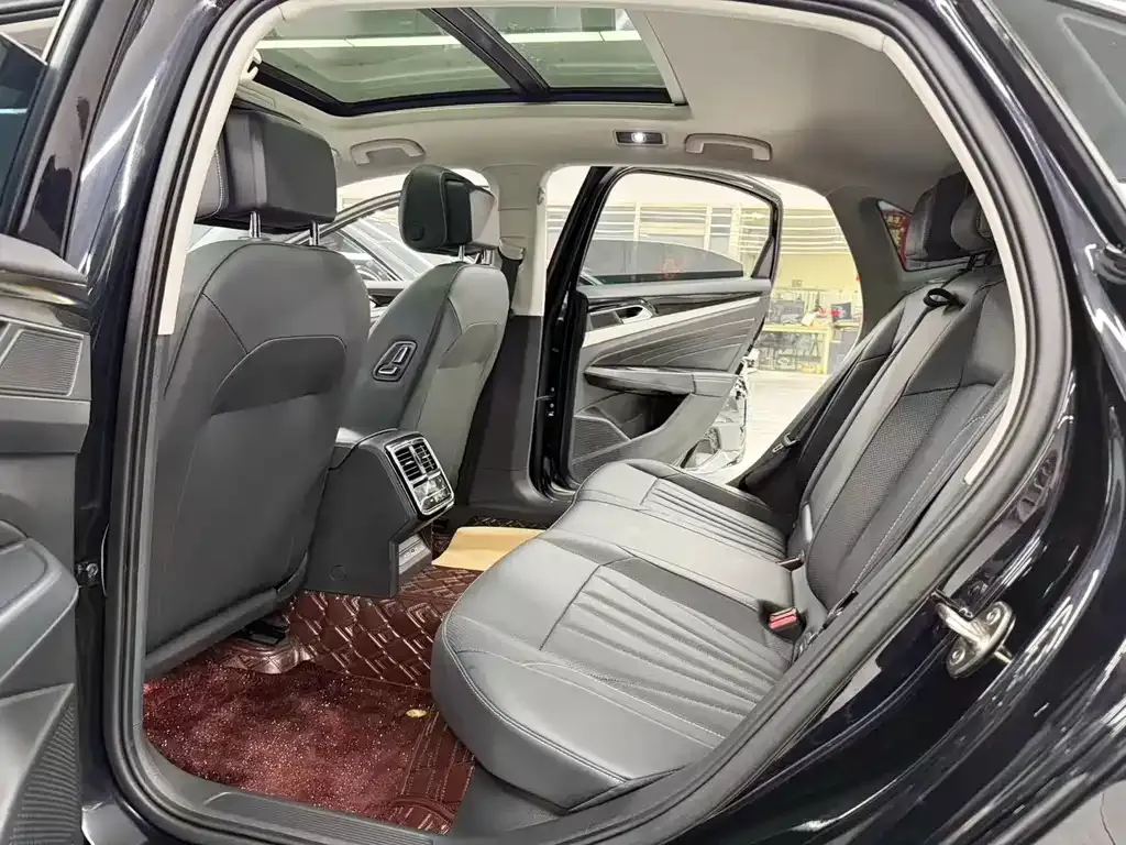 Volkswagen Passat — фото 3