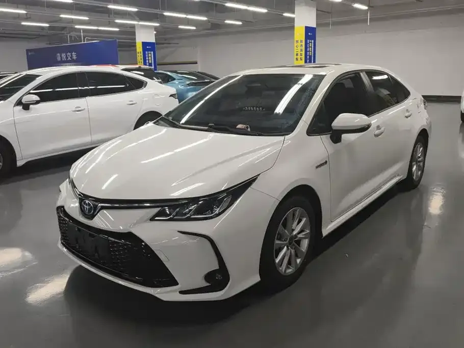 Toyota Corolla — фото 1
