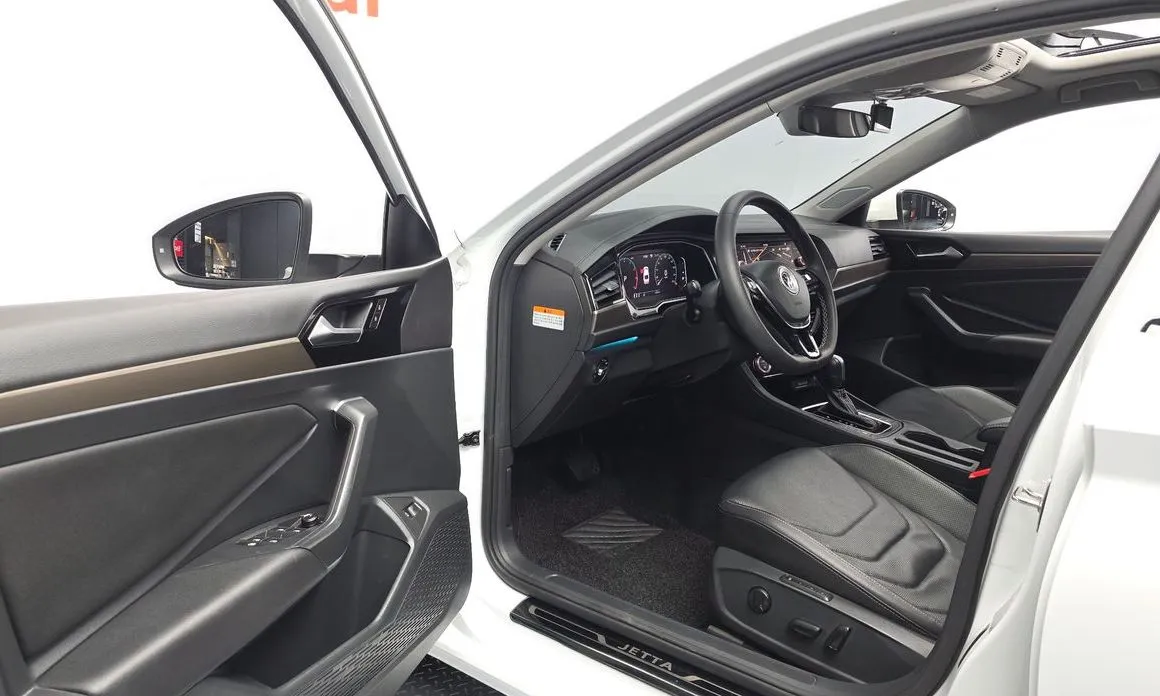 Volkswagen Jetta — фото 6