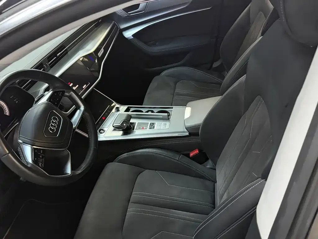 Audi A7L — фото 7