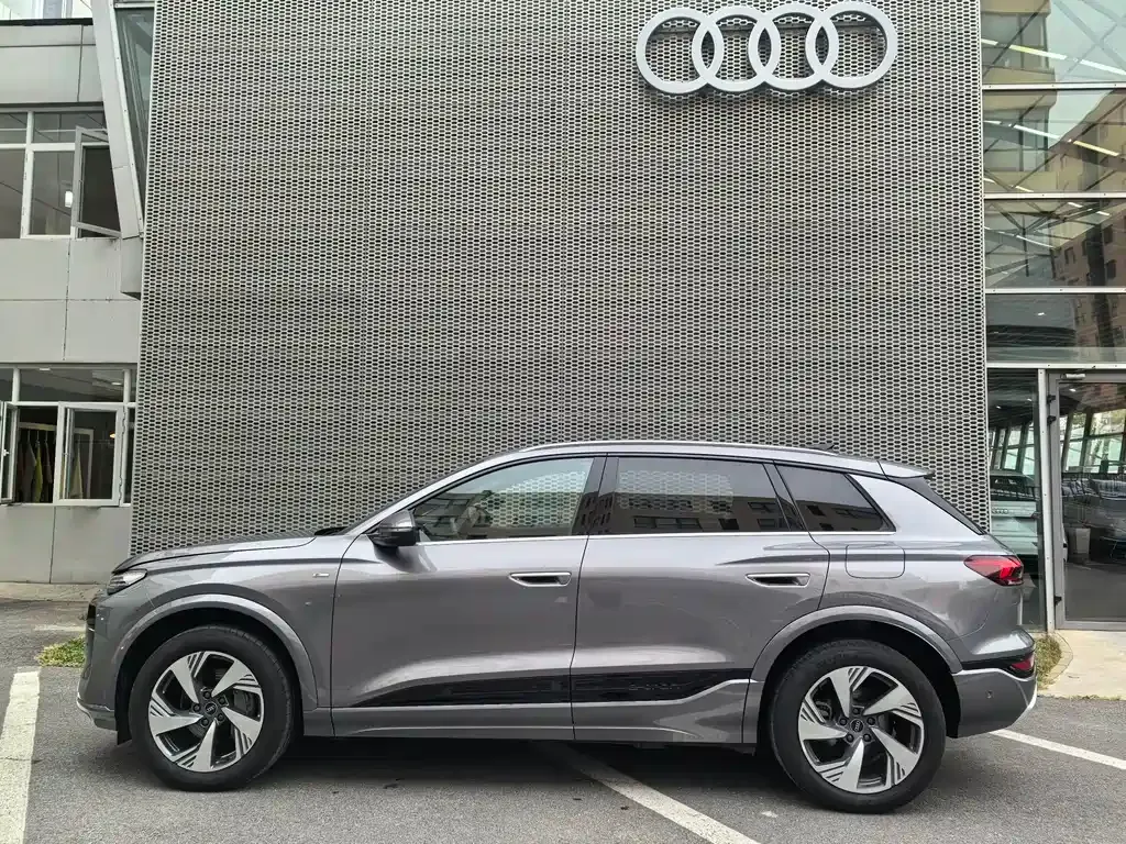 Audi Q6L e-tron — фото 7