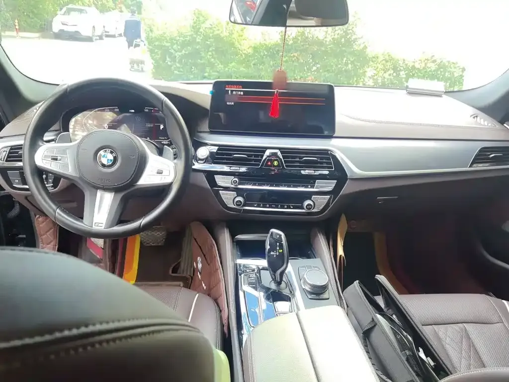 BMW 5 Series — фото 10