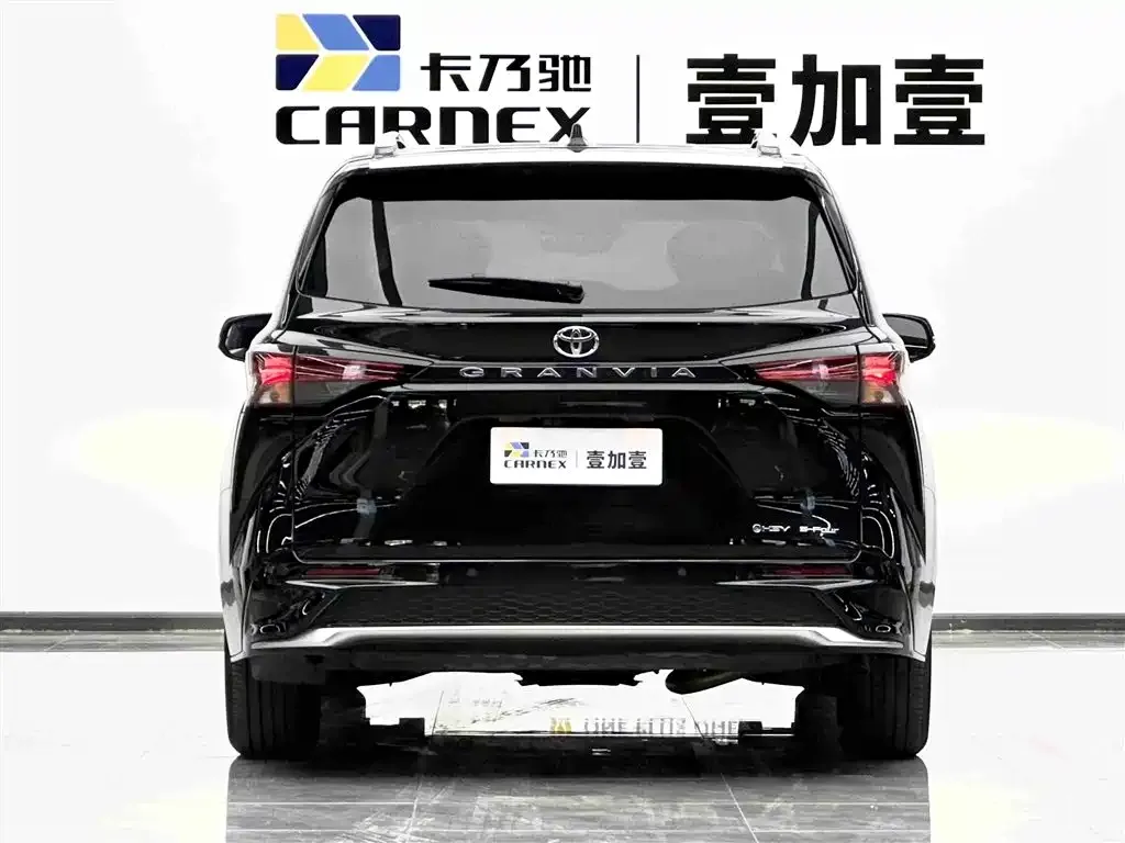Toyota Granvia — фото 10