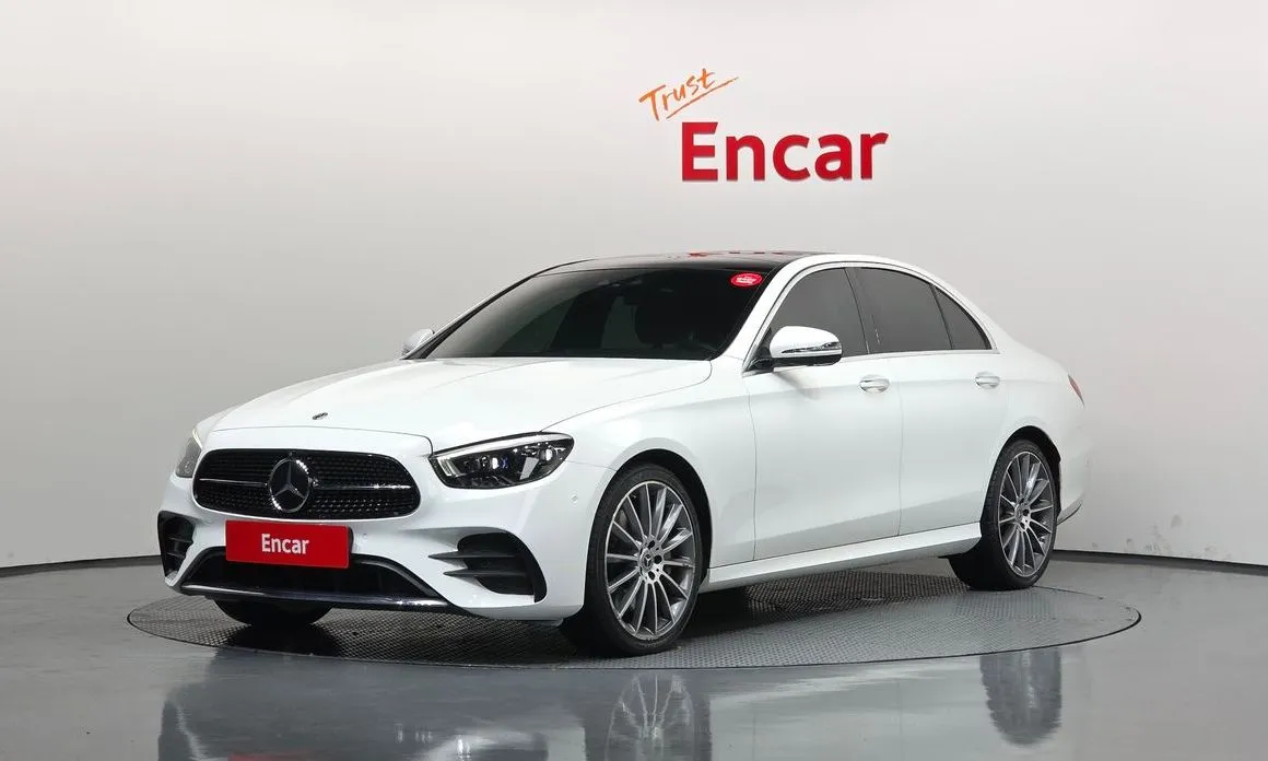 Mercedes-Benz E-Class — фото 1