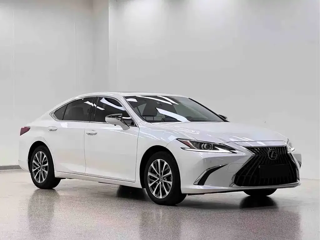 Lexus ES — фото 6