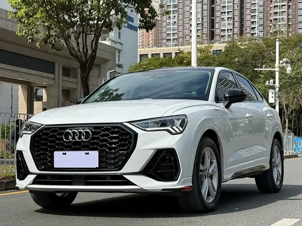 Audi Q3 Sportback — фото 1
