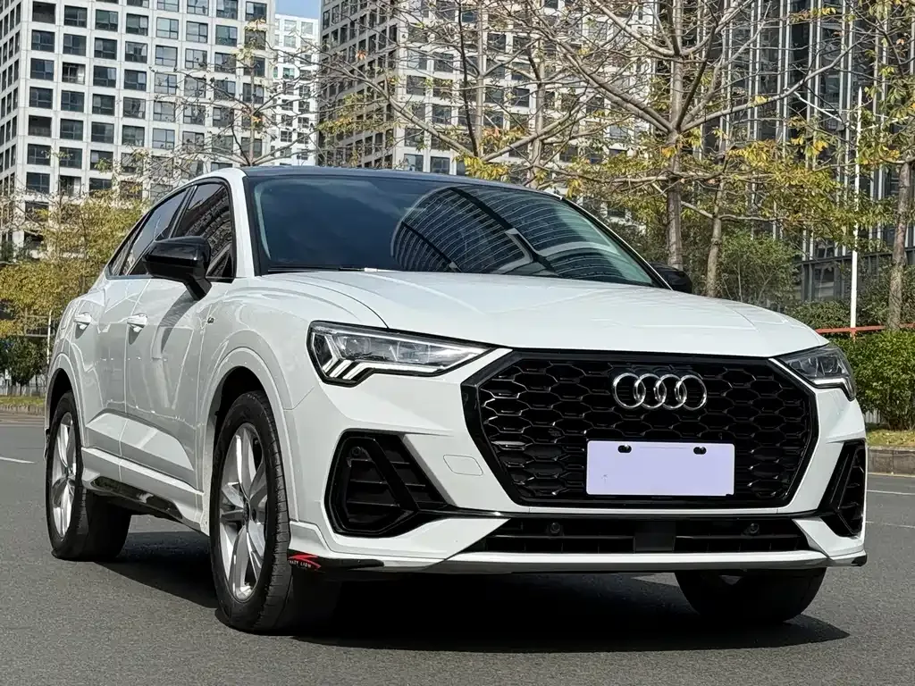 Audi Q3 Sportback — фото 8