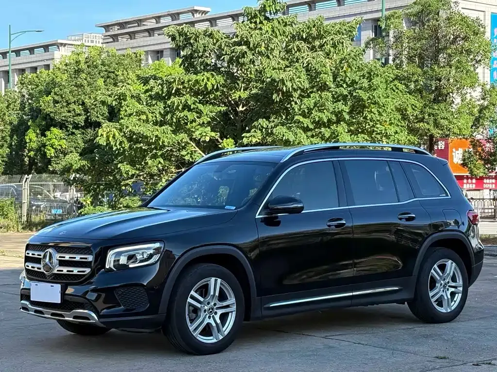 Mercedes-Benz GLB — фото 1