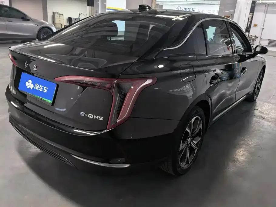 Hongqi E-QM5 — фото 5