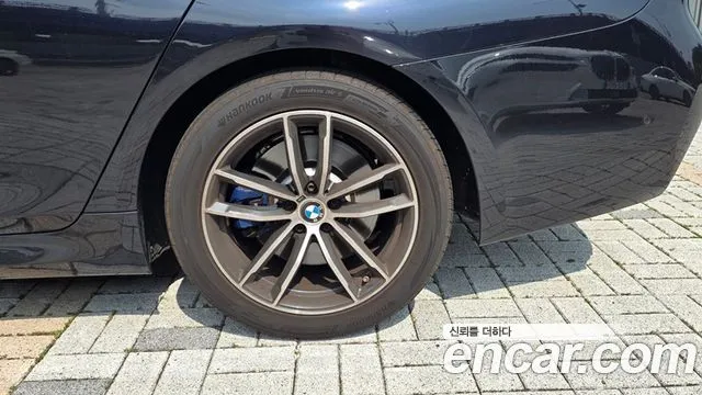 BMW 5-Series — фото 10