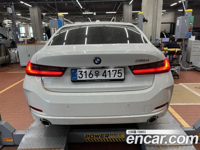 BMW 3-Series — фото 10