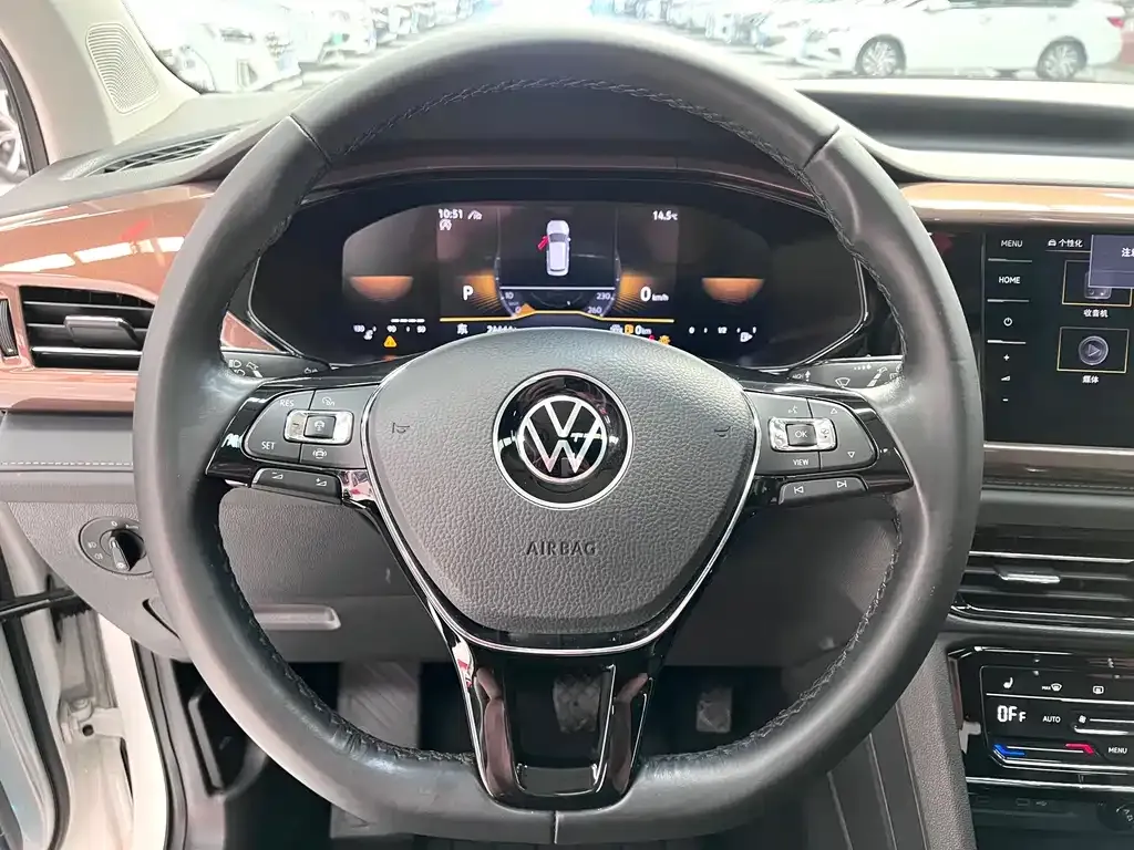 Volkswagen Tharu — фото 4