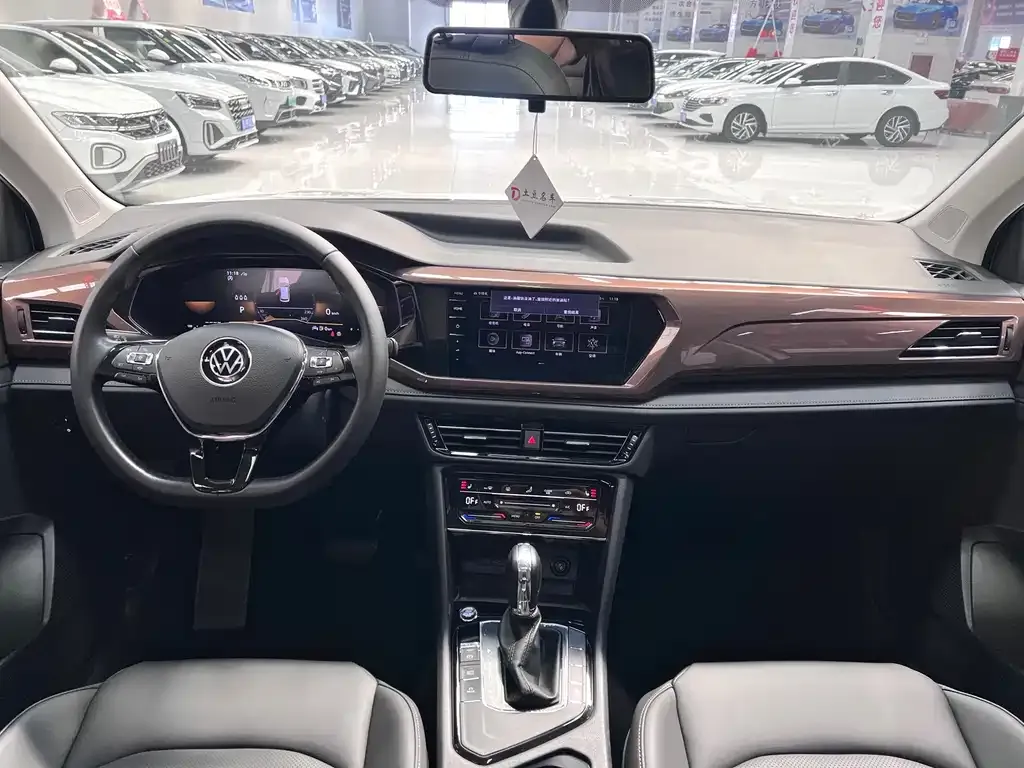 Volkswagen Tharu — фото 5