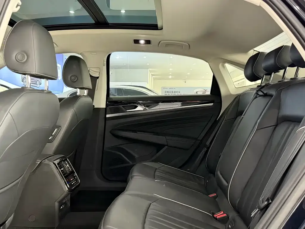 Volkswagen Passat — фото 8