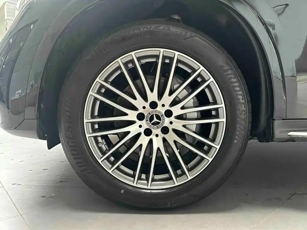 BMW 5 Series — фото 10