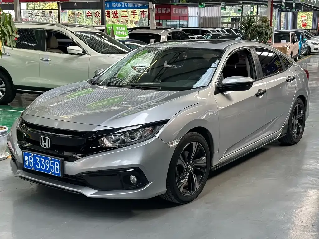 Honda Civic — фото 1