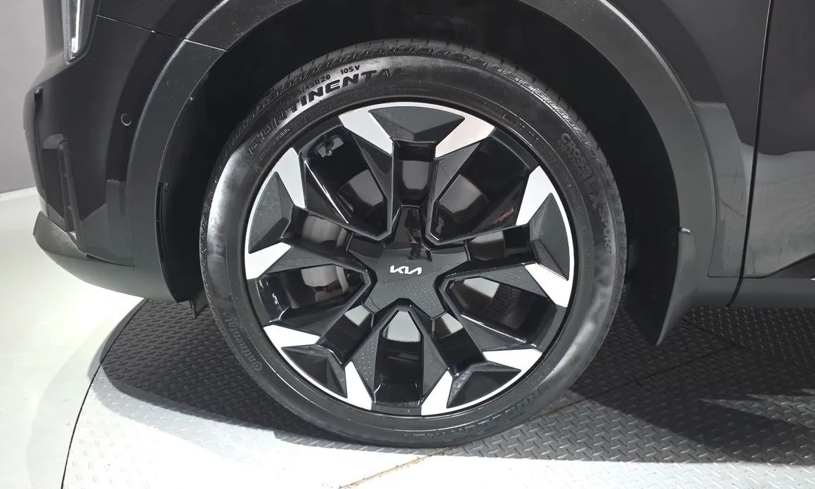 Kia Sorento — фото 9